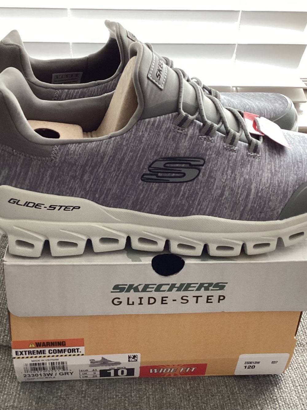 Skechers Men's Glide-Step - Ryla Wide-Width Training Sneakers, size 10